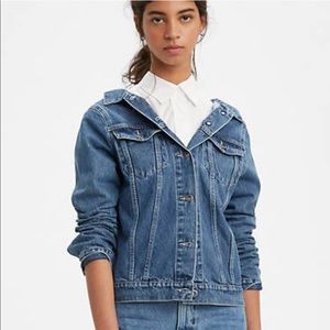 Levi Strauss & Co Off The Shoulder Trucker Denim Jacket 847550000
